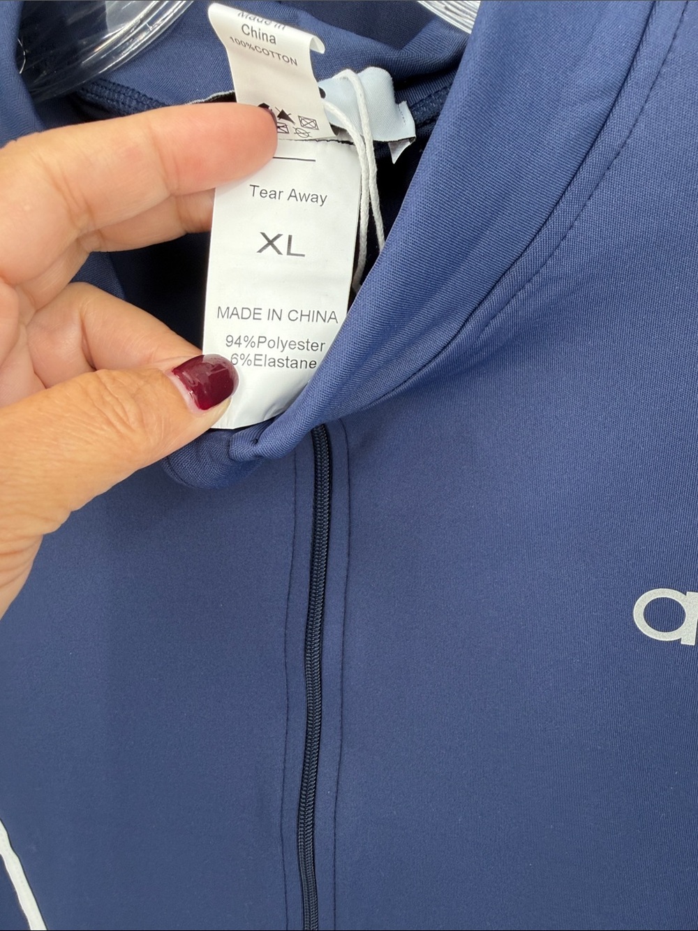 Alo Navy Athletic Zip-Front Top with White Piping with Matching Shorts - Picture 4 of 8